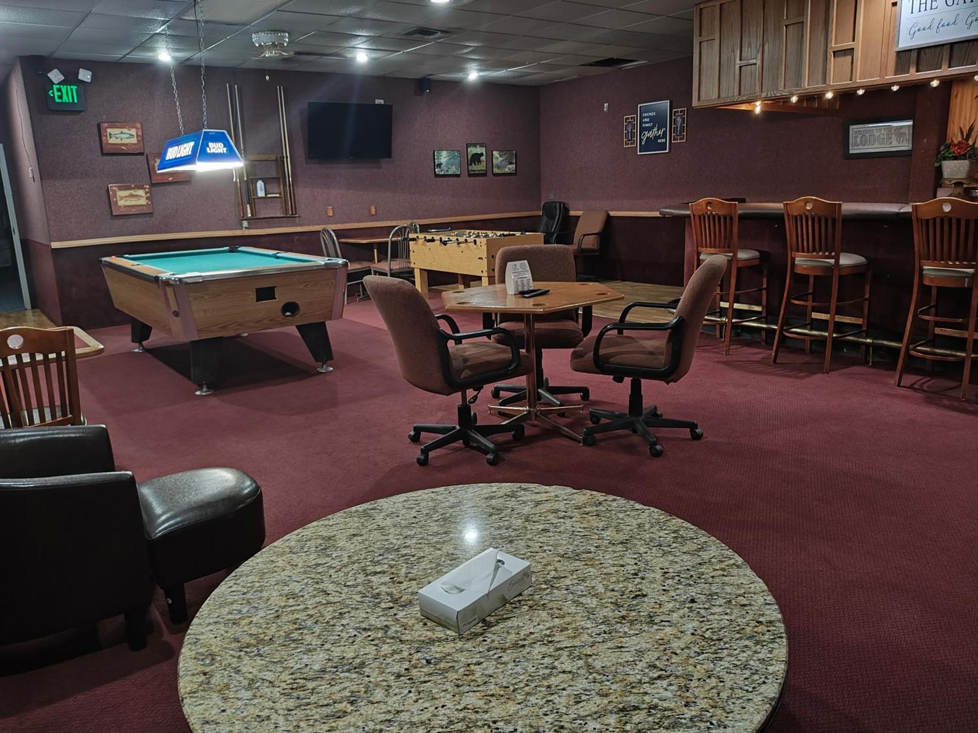 The Lodge At Russell - Russell Inn Экстерьер фото