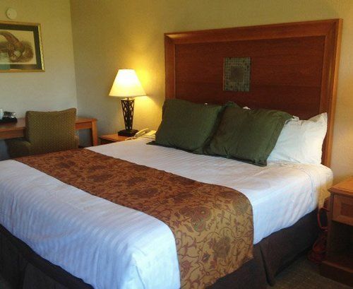 The Lodge At Russell - Russell Inn Экстерьер фото